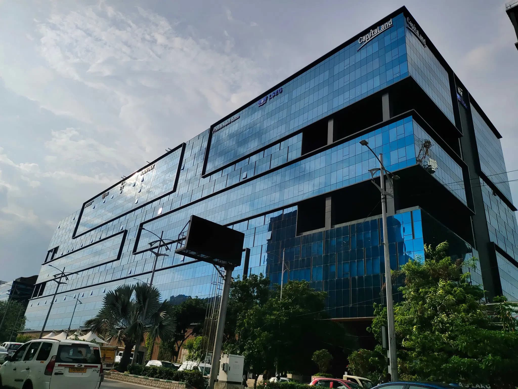 The V IT Park
