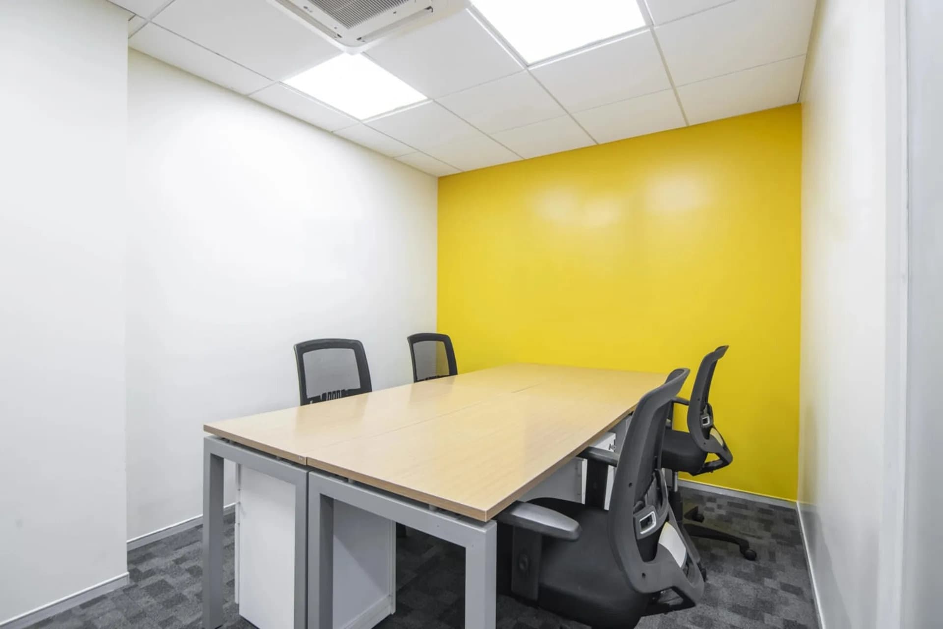 Regus- International Trade Tower